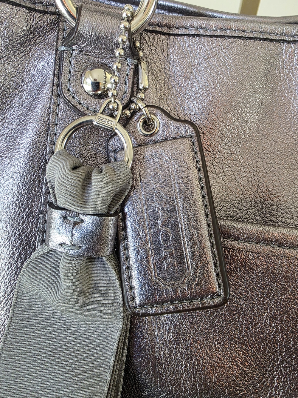 Coach Poppy Pushlock Metallic Leather Tote Y2K Silver Gray - Picture 3 of 16
